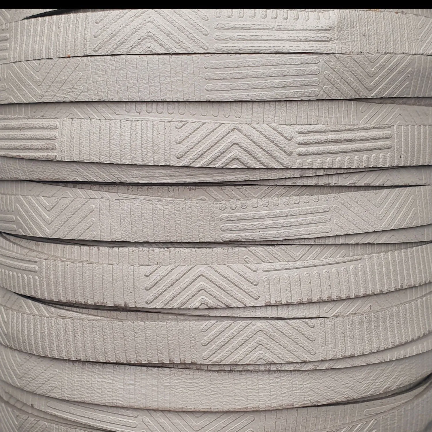 6 MM 1/4" EMBOSSED LEATHER GREY (10 YARDS)
