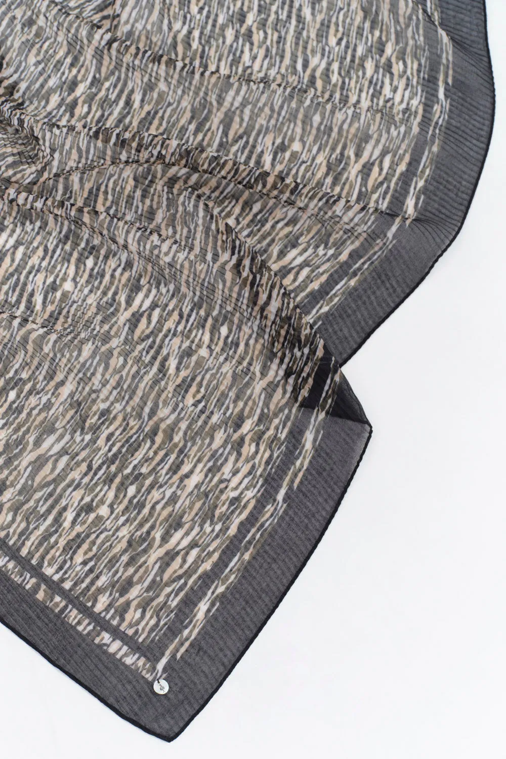 AELIS - Foulard beige plissé à imprimé zèbre abstrait
