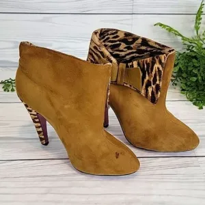 Betsey Johnson Tobi animal print brown suede booties Women's Size 6M