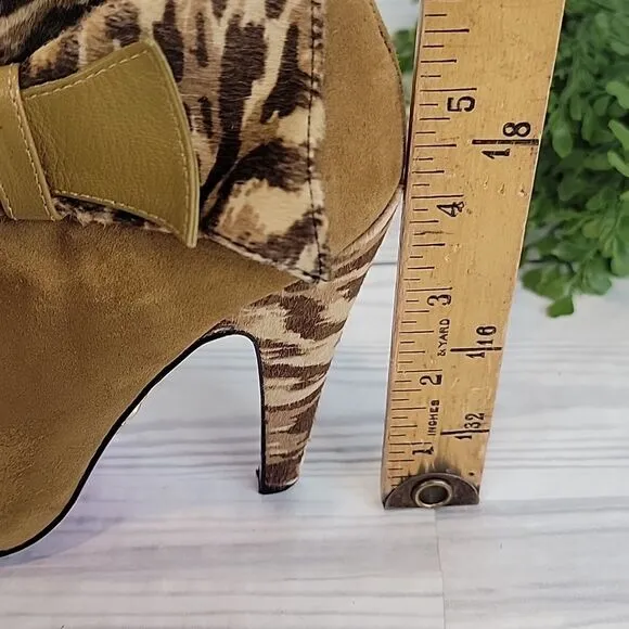 Betsey Johnson Tobi animal print brown suede booties Women's Size 6M