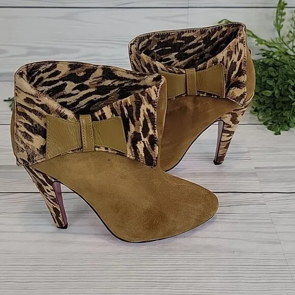 Betsey Johnson Tobi animal print brown suede booties Women's Size 6M