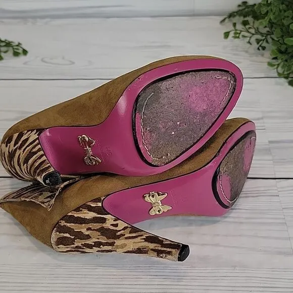 Betsey Johnson Tobi animal print brown suede booties Women's Size 6M