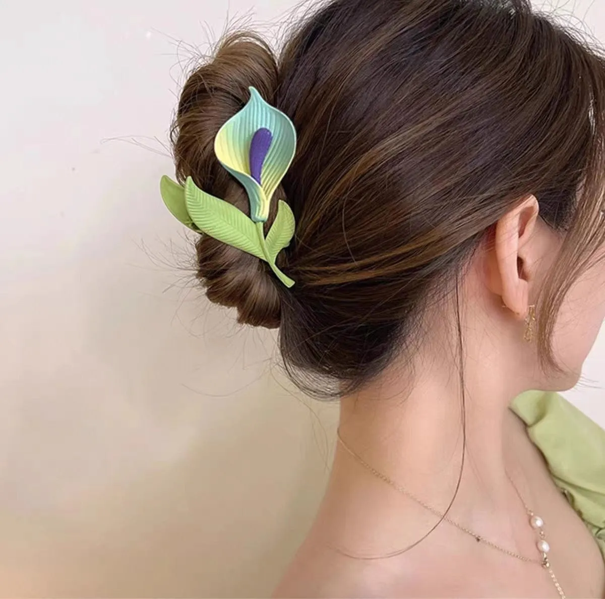 Chic Calla Lily Chignon Claw Clip Hair Clip