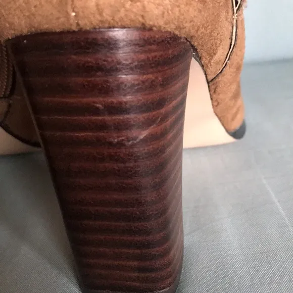 Coconuts by Matisse, brown zip ankle booties block high heel size 8 faux suede