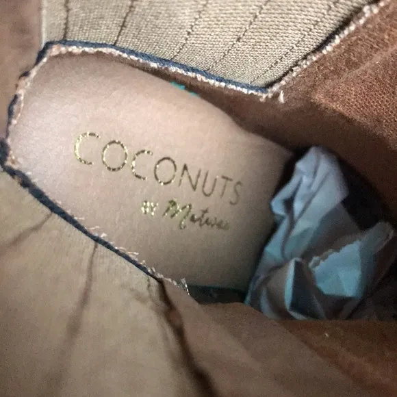 Coconuts by Matisse, brown zip ankle booties block high heel size 8 faux suede