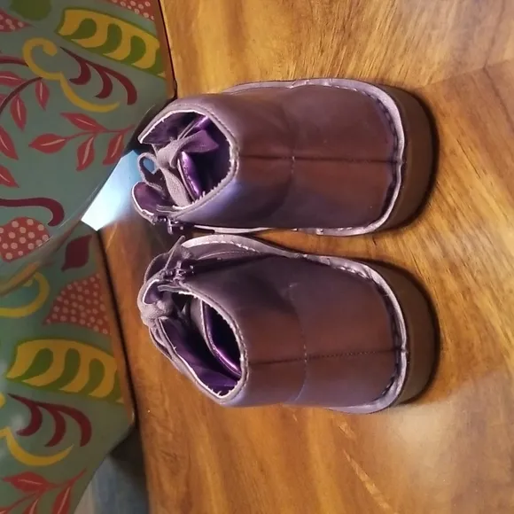 COLE HAAN PEARL PURPLE BOOTIES....Size: US 11