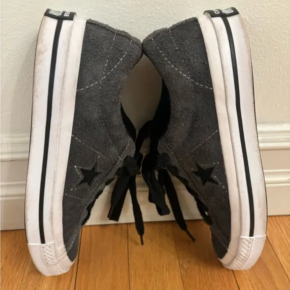 Converse One Star 45 Year Anniversary Edition. Size 4. Excellent Condition!