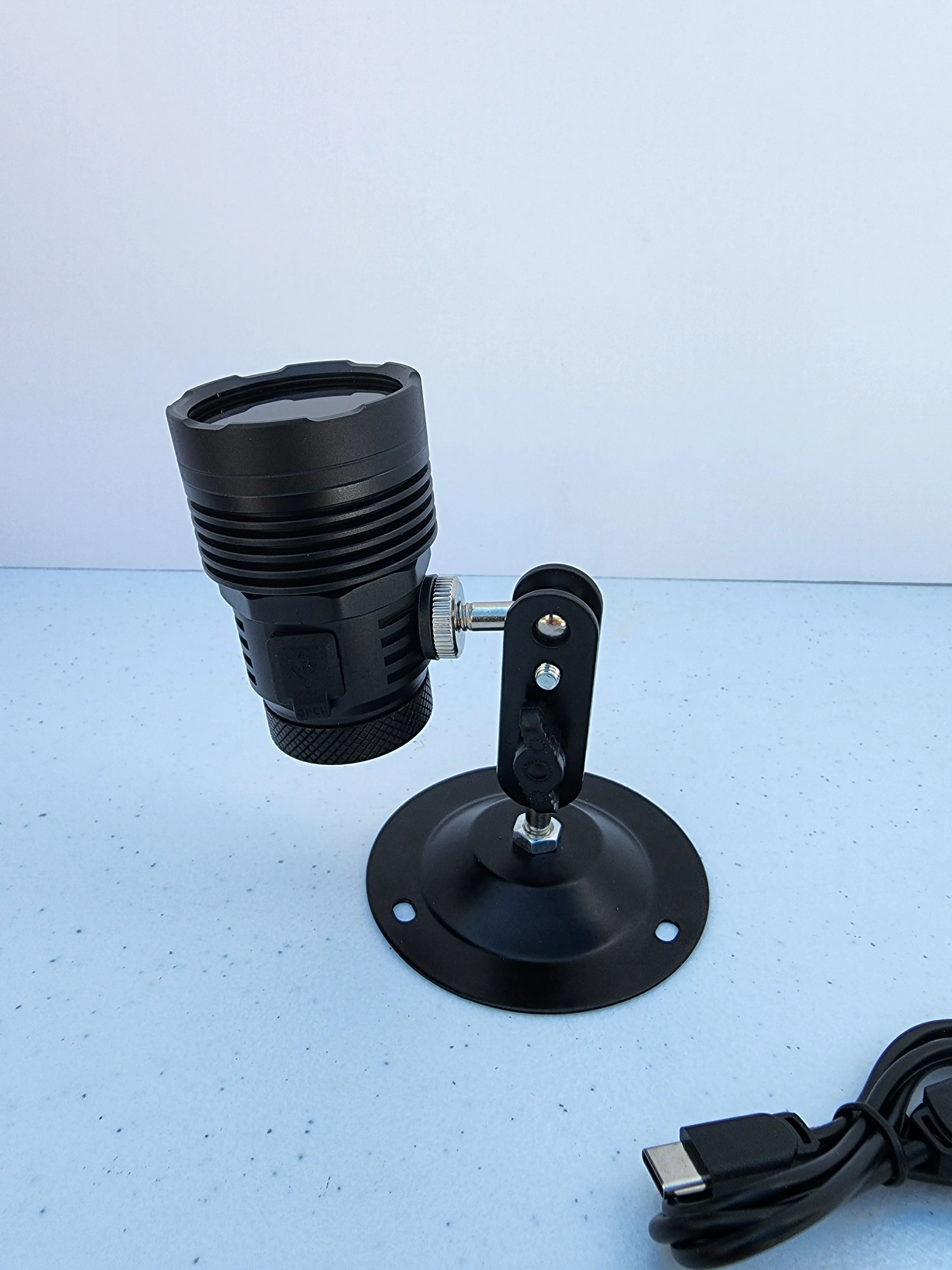 Display light 365nm with filter