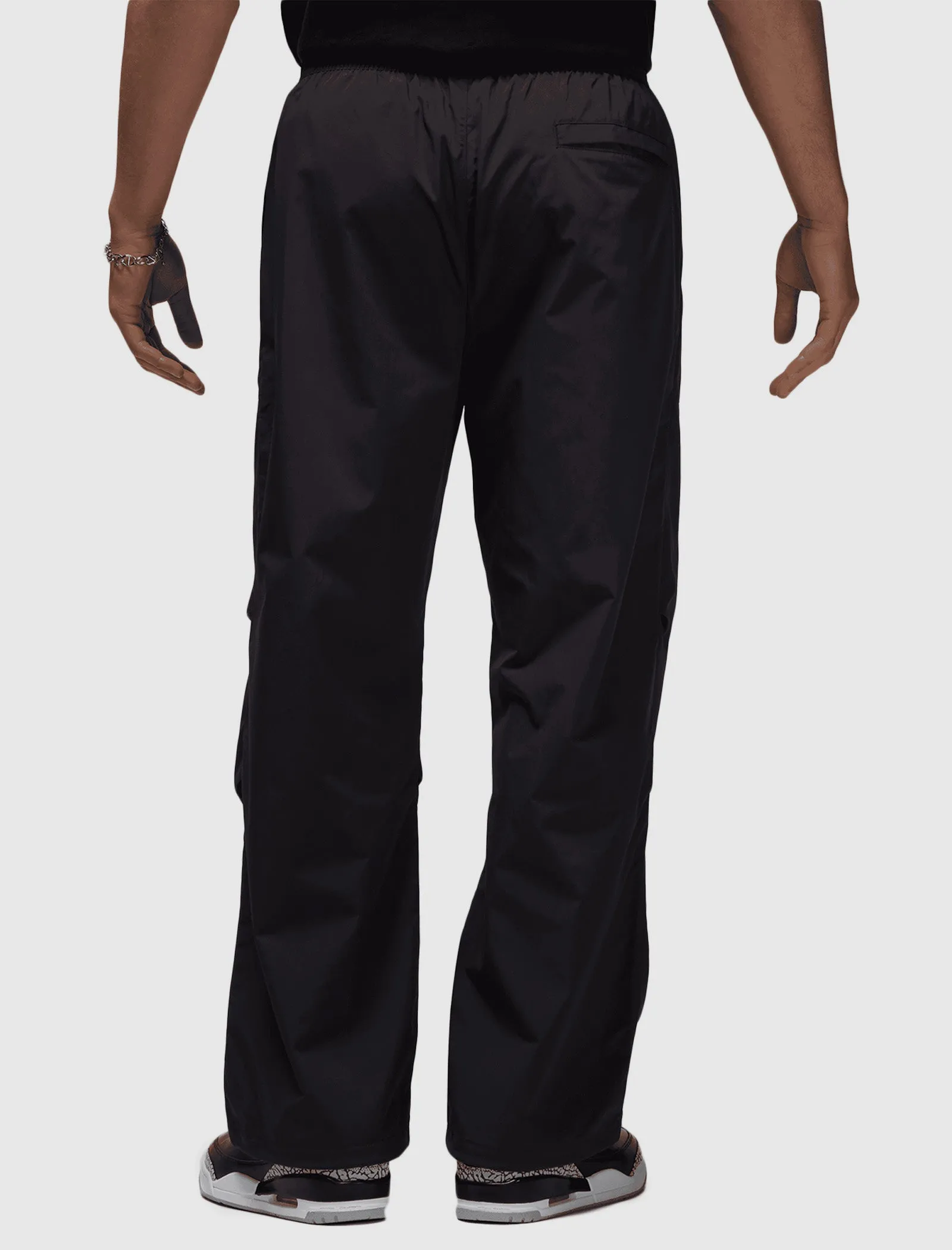 ESSENTIALS WOVEN PANT