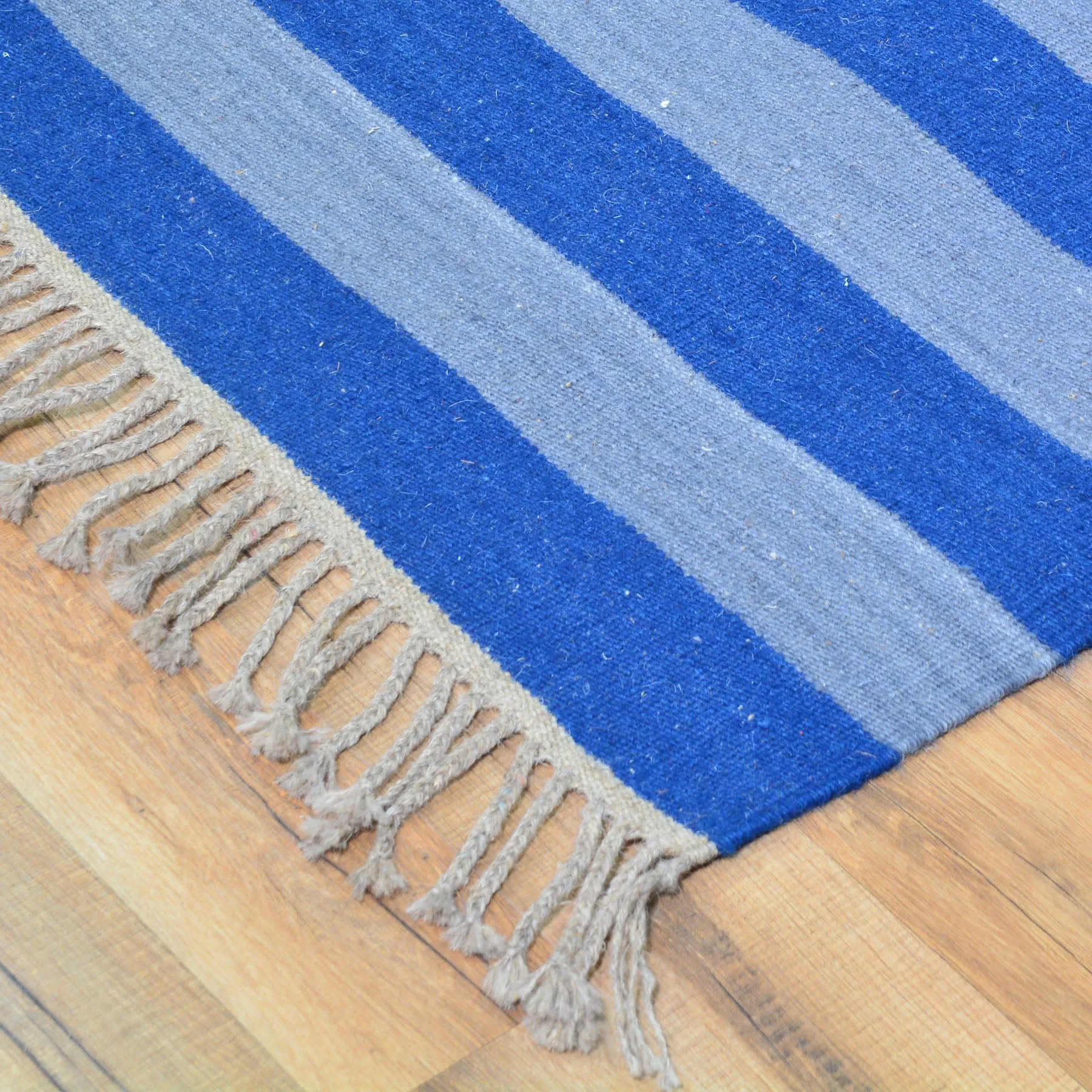 Hand-Woven Cotton Reversible Flatweave Handmade Rug (Size 4.3 X 6.1) Cwral-8649