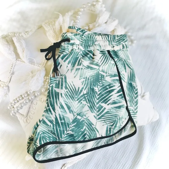 ICHI | S/M | Palm Fronds Leaf Black Piping Tropical Drawstring Light Mini Shorts