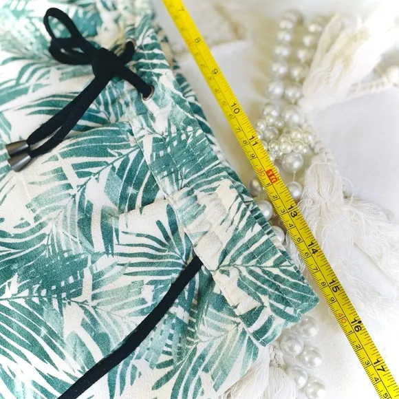 ICHI | S/M | Palm Fronds Leaf Black Piping Tropical Drawstring Light Mini Shorts
