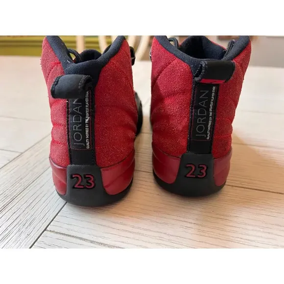 Jordan‎ 12 Retro Reverse Flu Game. Red suede and texturized leather. 4.5Y 2020
