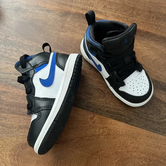 JORDAN KidsAir Jordan 1 Mid &quot;Game Royal&quot; sneakers
