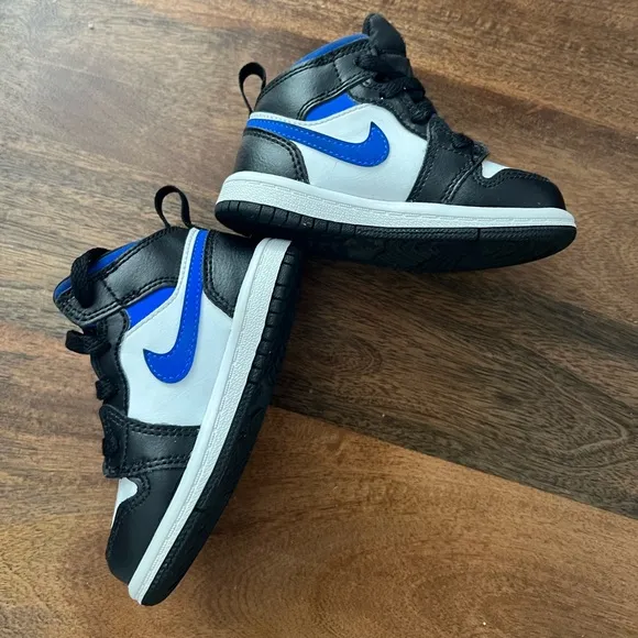 JORDAN KidsAir Jordan 1 Mid &quot;Game Royal&quot; sneakers