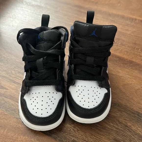 JORDAN KidsAir Jordan 1 Mid &quot;Game Royal&quot; sneakers