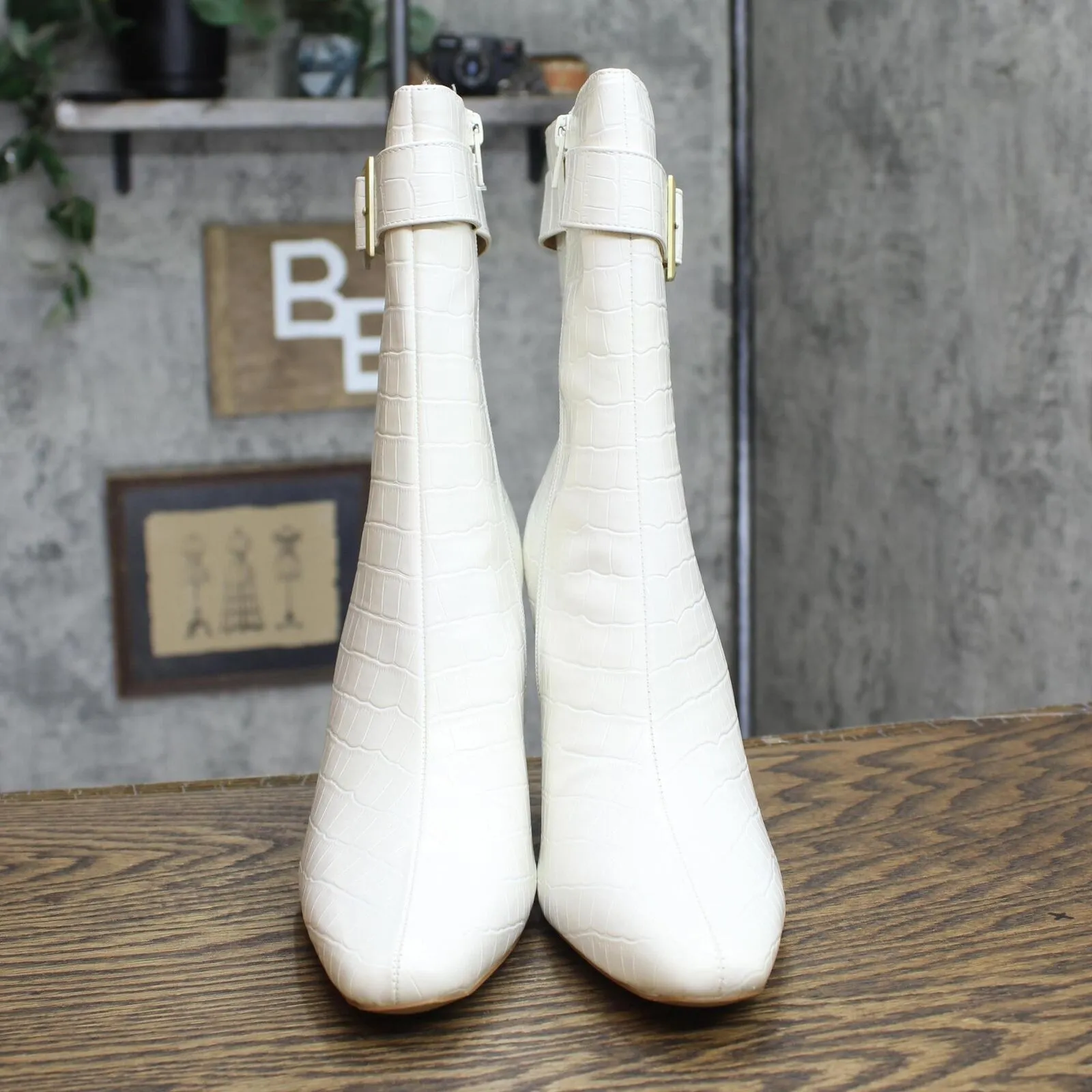 Journee Collection Elanie Comfort Foam Inside Zip Block Heel Booties White 8.5M