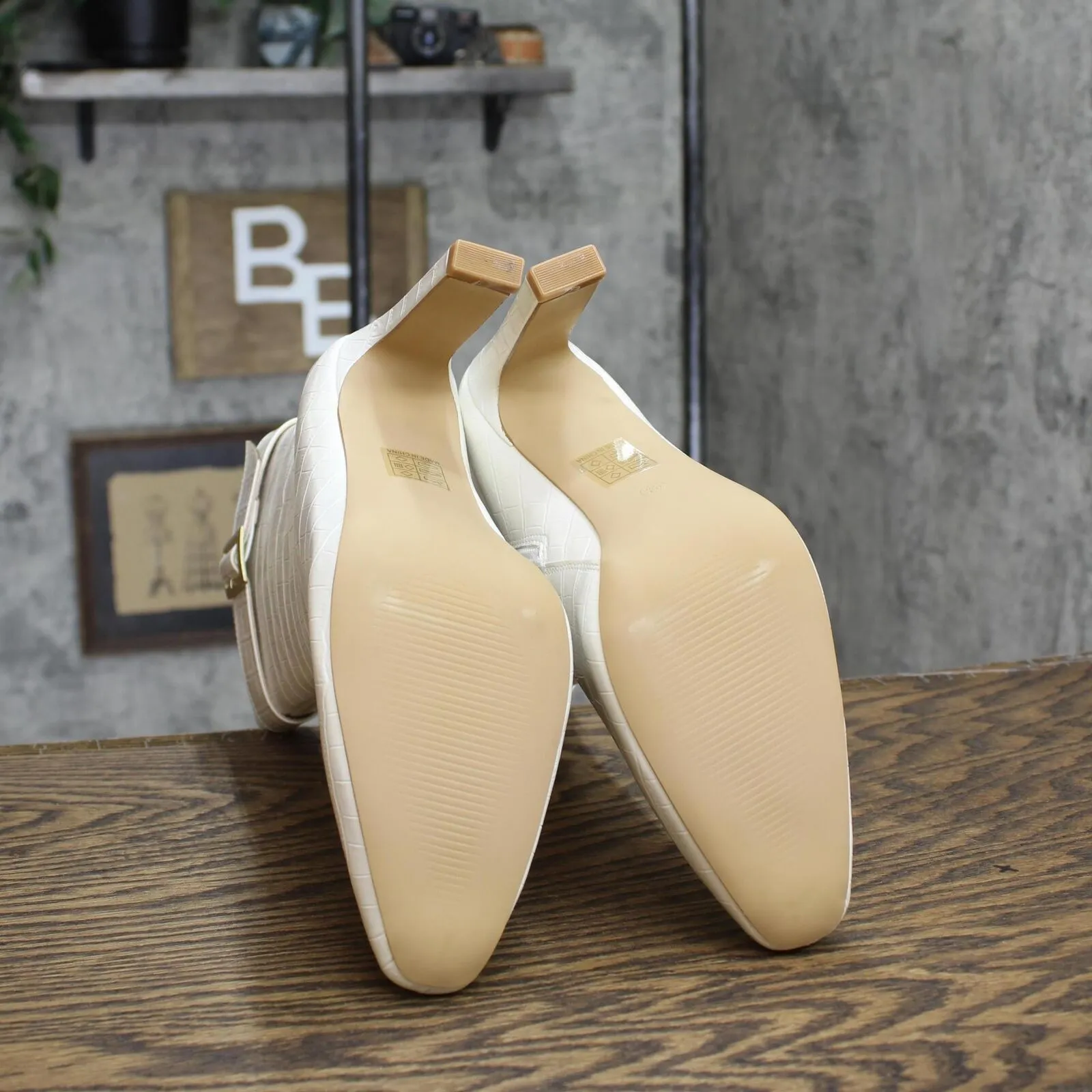 Journee Collection Elanie Comfort Foam Inside Zip Block Heel Booties White 8.5M