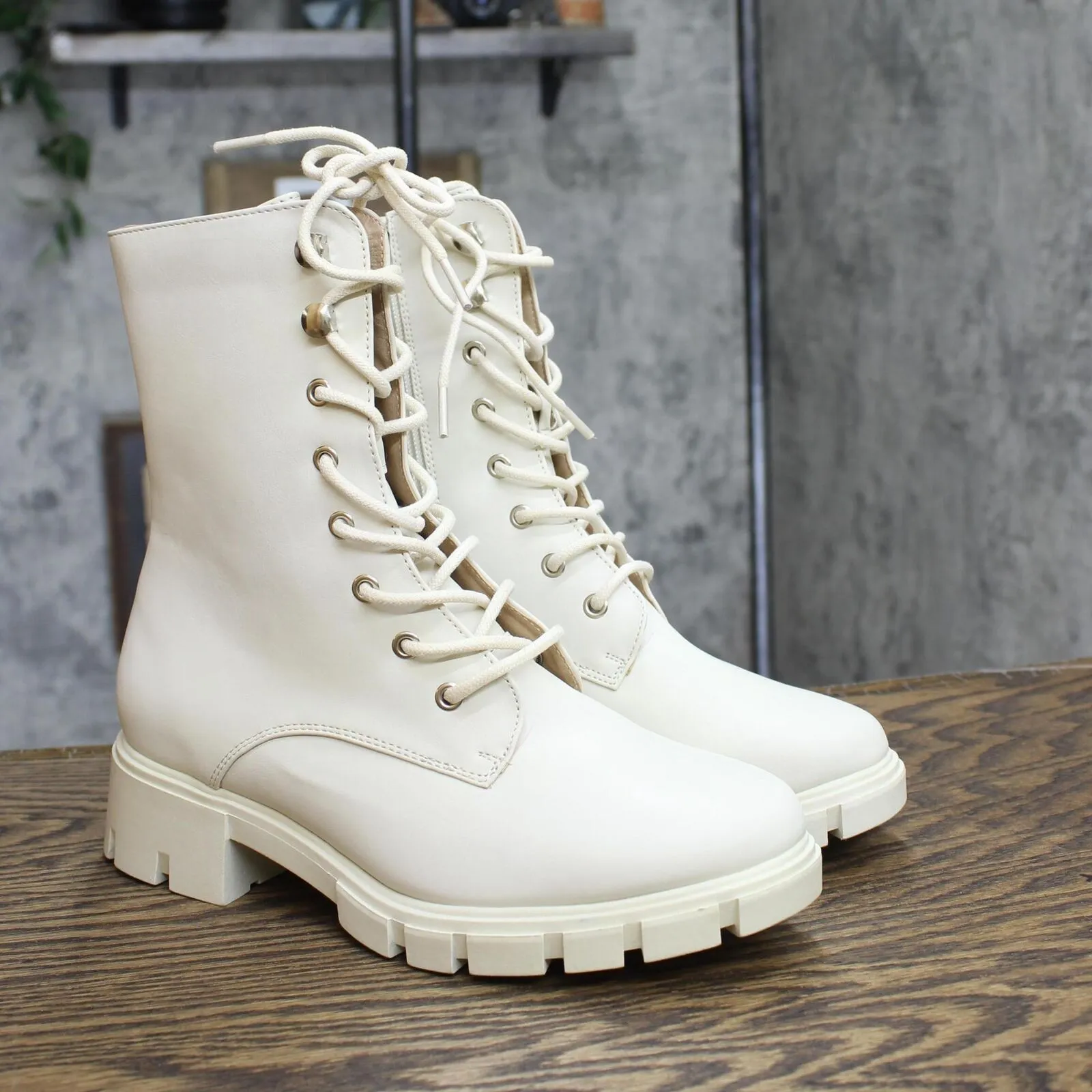 Journee Collection Madelynn Tru Comfort Foam Block Heel Booties Bone White 7M