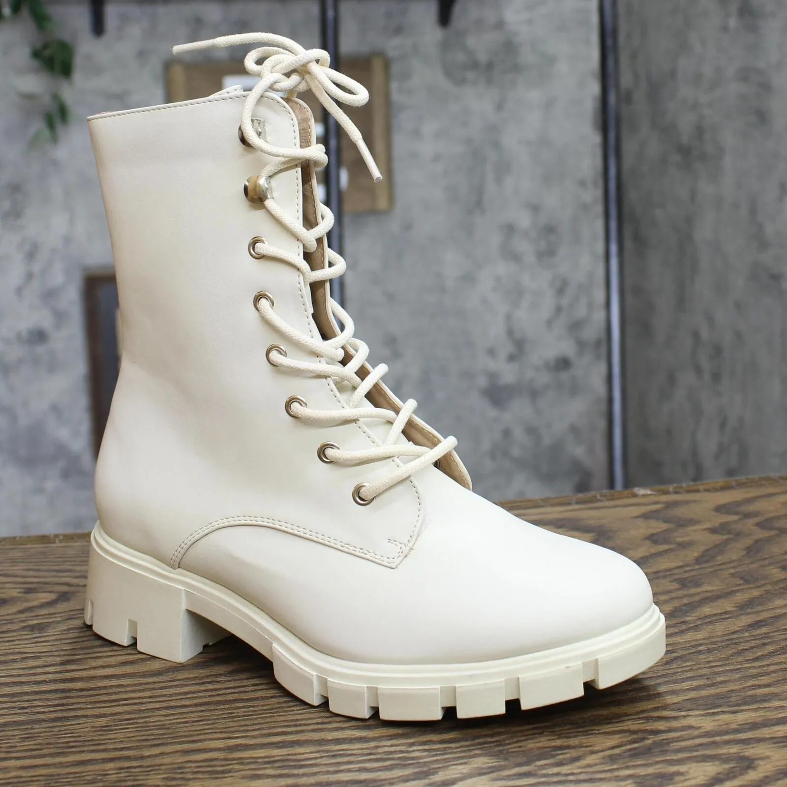 Journee Collection Madelynn Tru Comfort Foam Block Heel Booties Bone White 7M