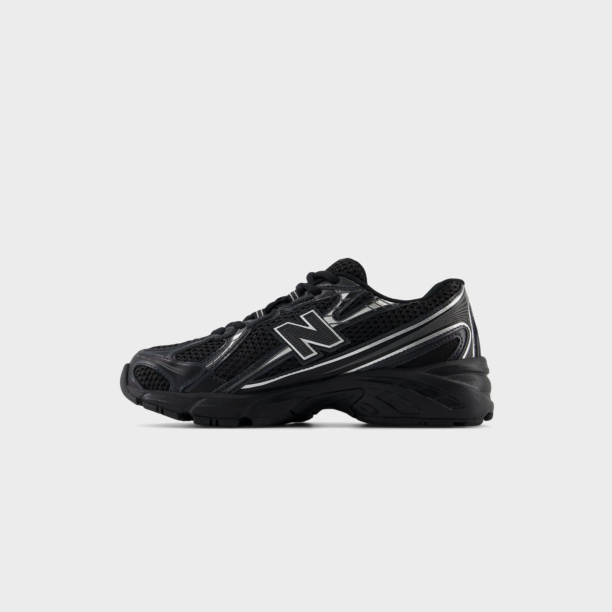 New Balance GS 740 - Black / Silver Metallic