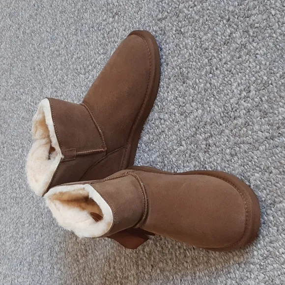 NWOB Youth Suede Boot.