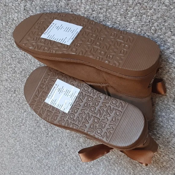 NWOB Youth Suede Boot.