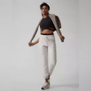NWT Athleta Conscious Cut Out Top D-DD Cups
