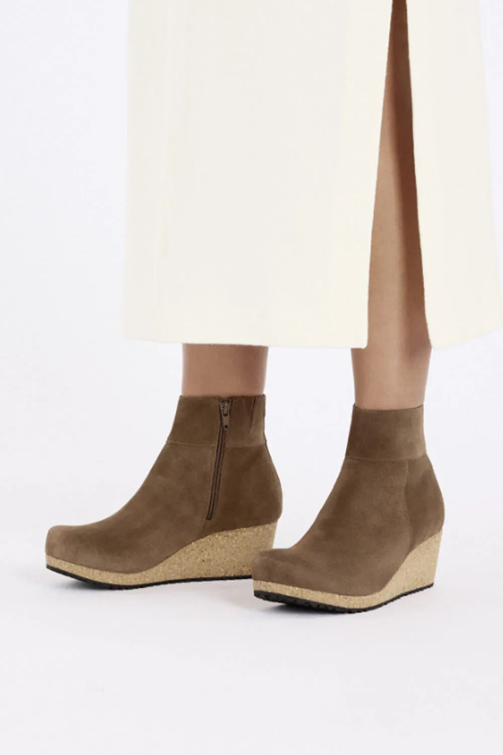 Papillio by Birkenstock Ebba Suede Booties for Women in Dark Tea | 1028399
