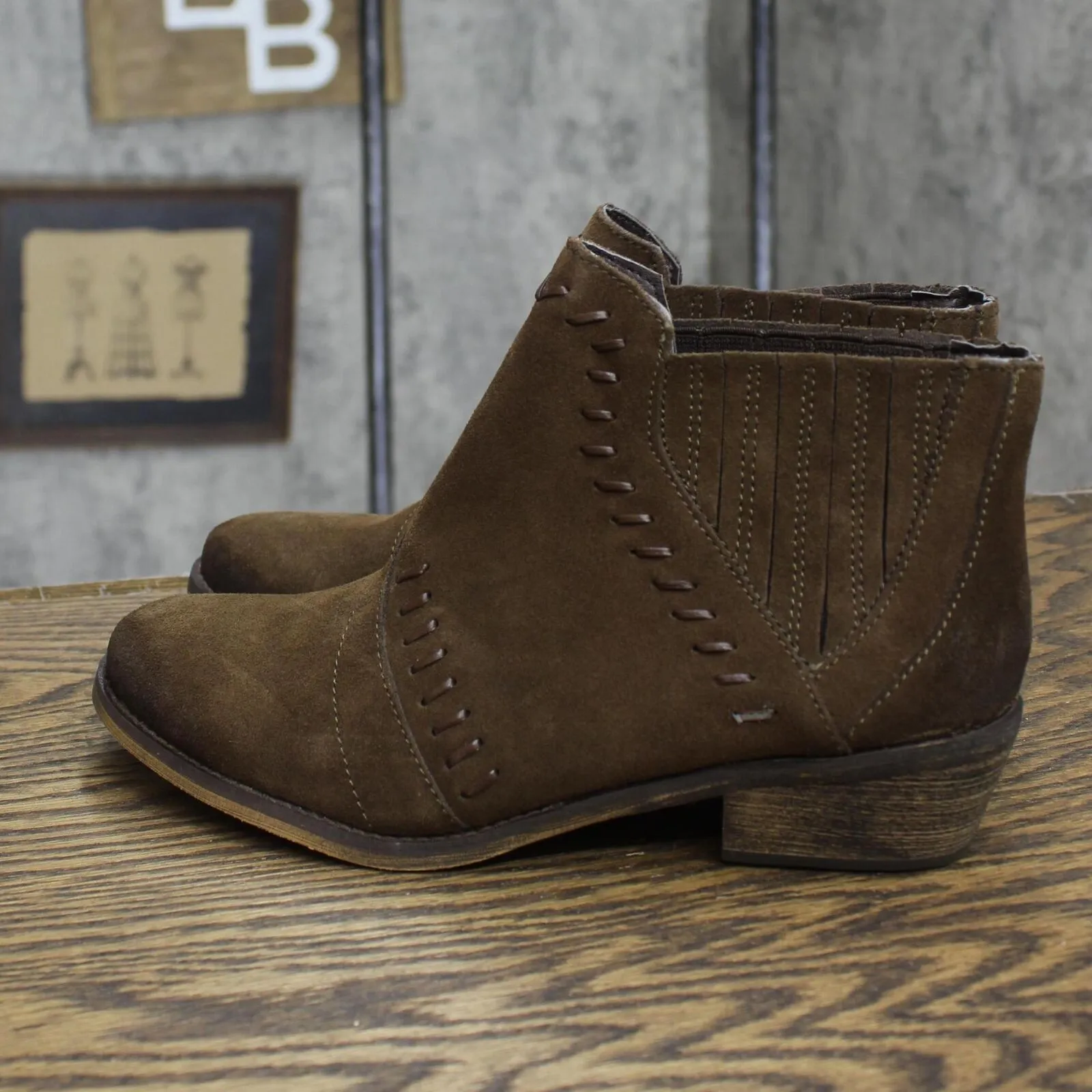 Ruff Hewn Womens Suede Ankle Booties 1674161dfafb38 Brown 6.5M