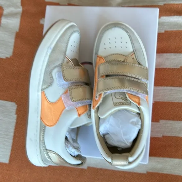 Shoo Pom Velcro sneakers new!