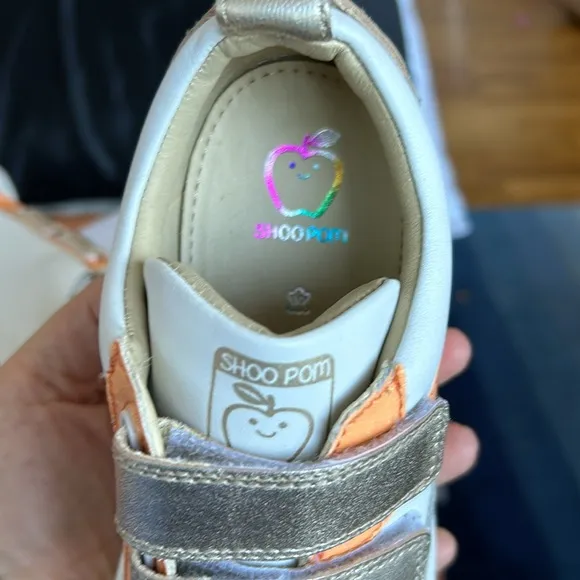Shoo Pom Velcro sneakers new!