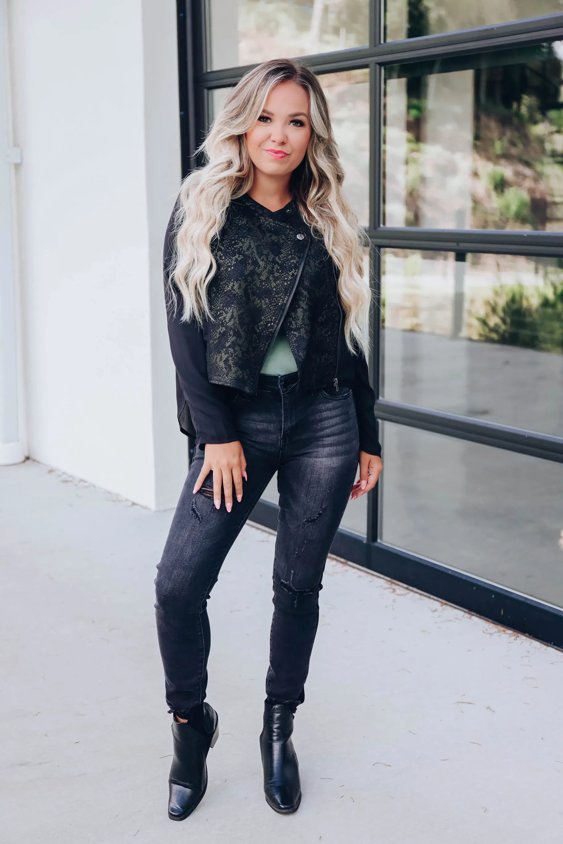 Slick Scene Contrast Moto Jacket - Black