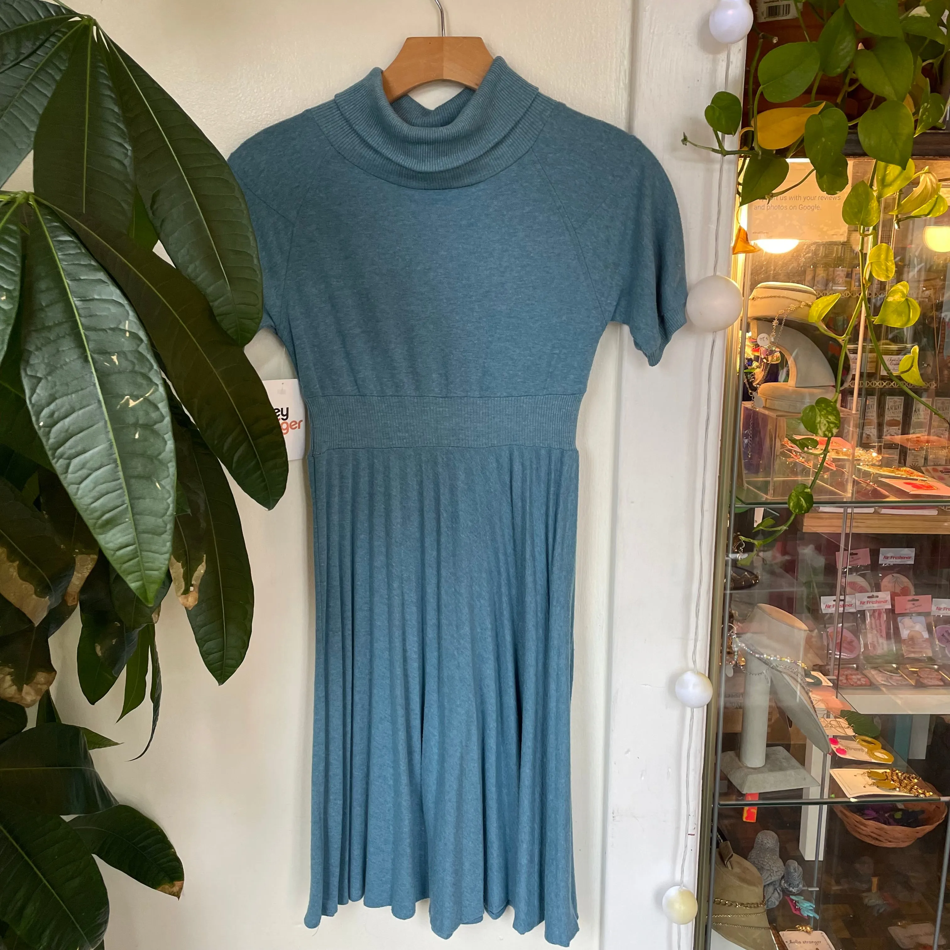 Vintage 50s 60s turtleneck dress with pleated skirt (HT2423)