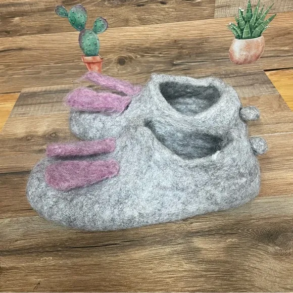 Wool felted slippers women’s or kids bunny ears size 4/6