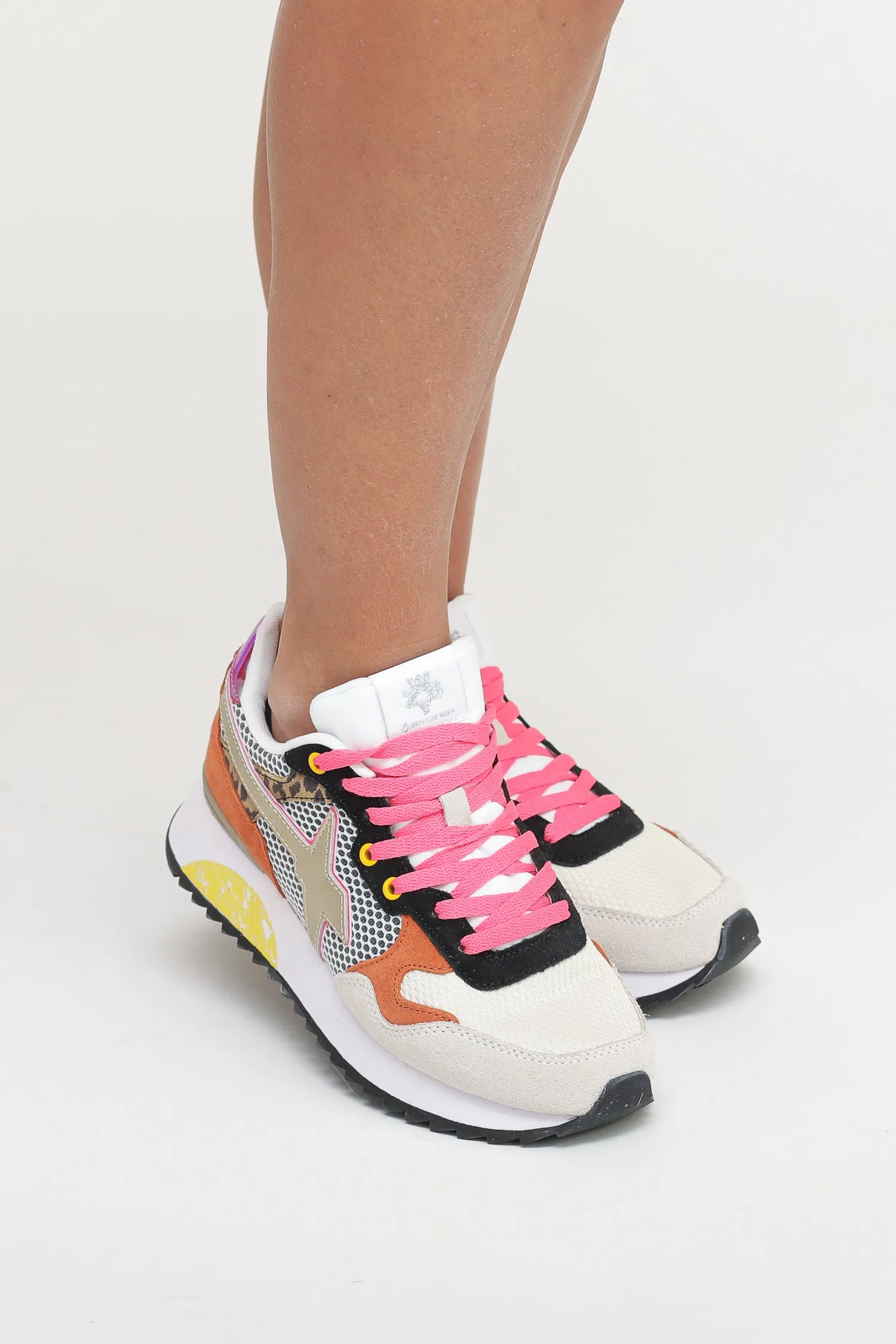 Yak-W - White/Platinum/Orange